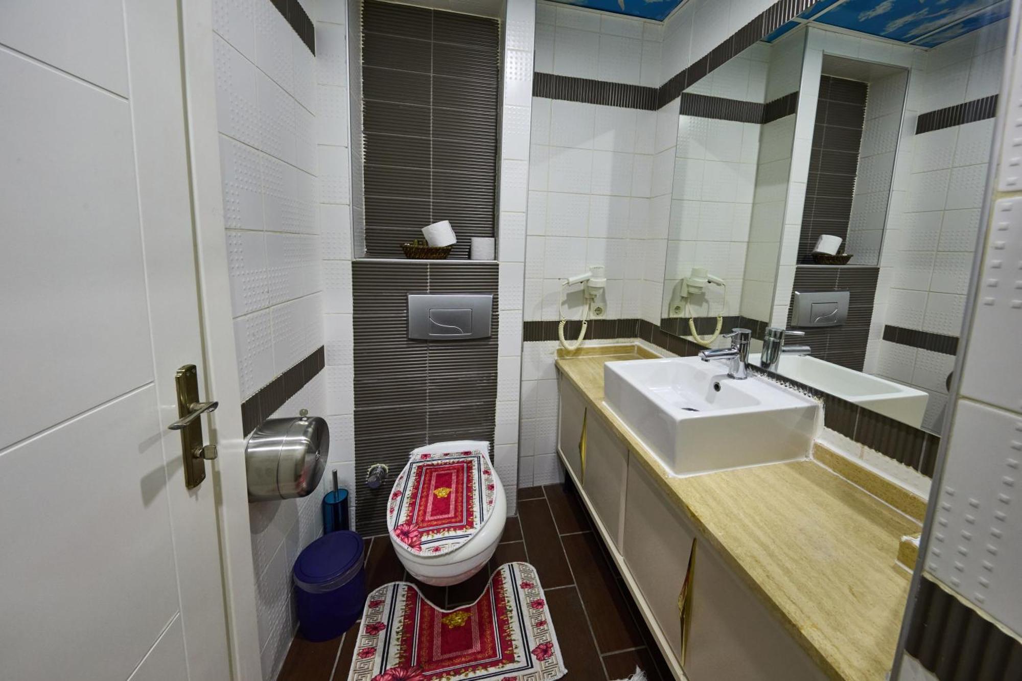 By Aydin Otel
